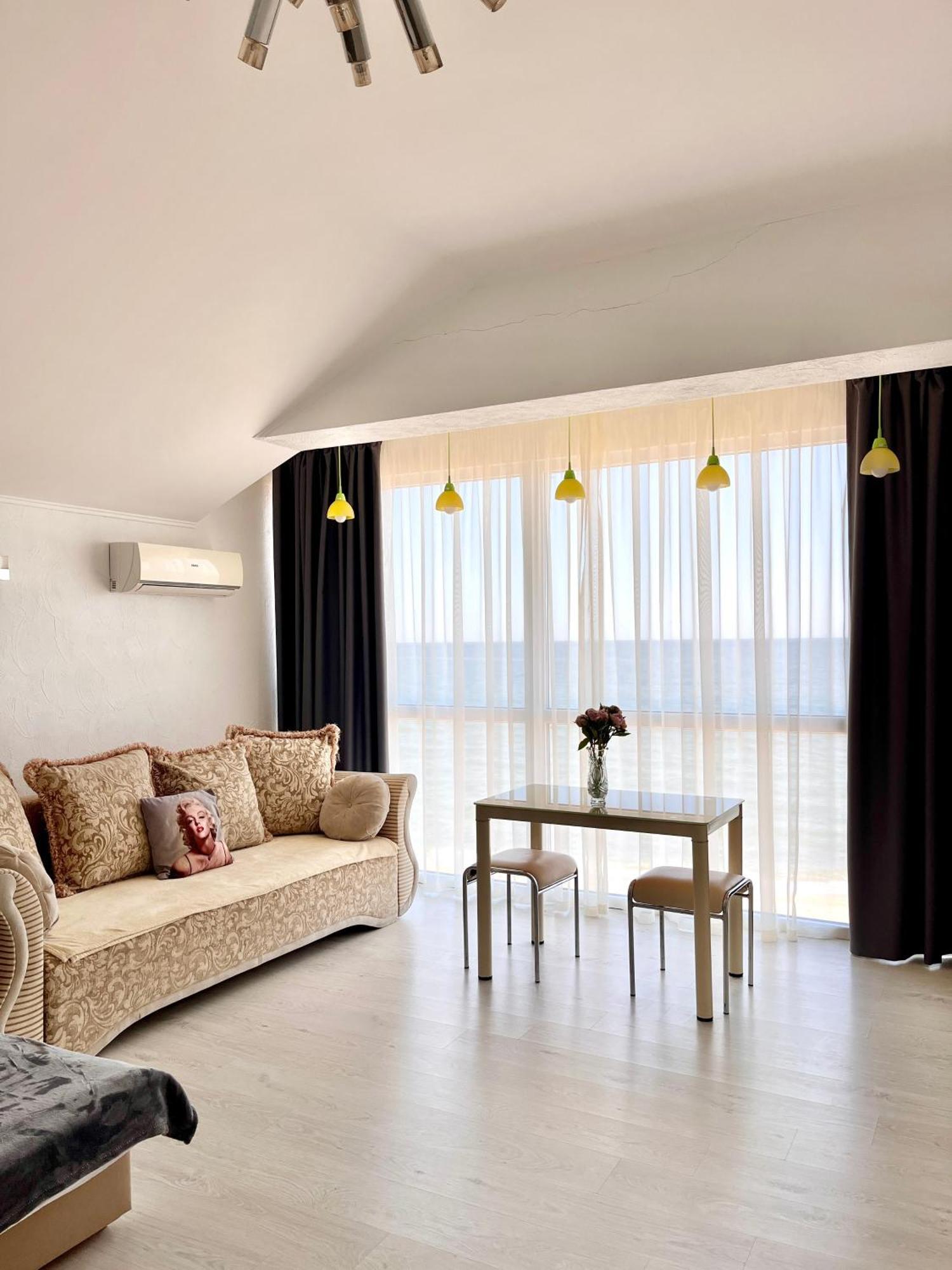 Done Kandybone Apartments Burlach'ya Balka Eksteriør billede